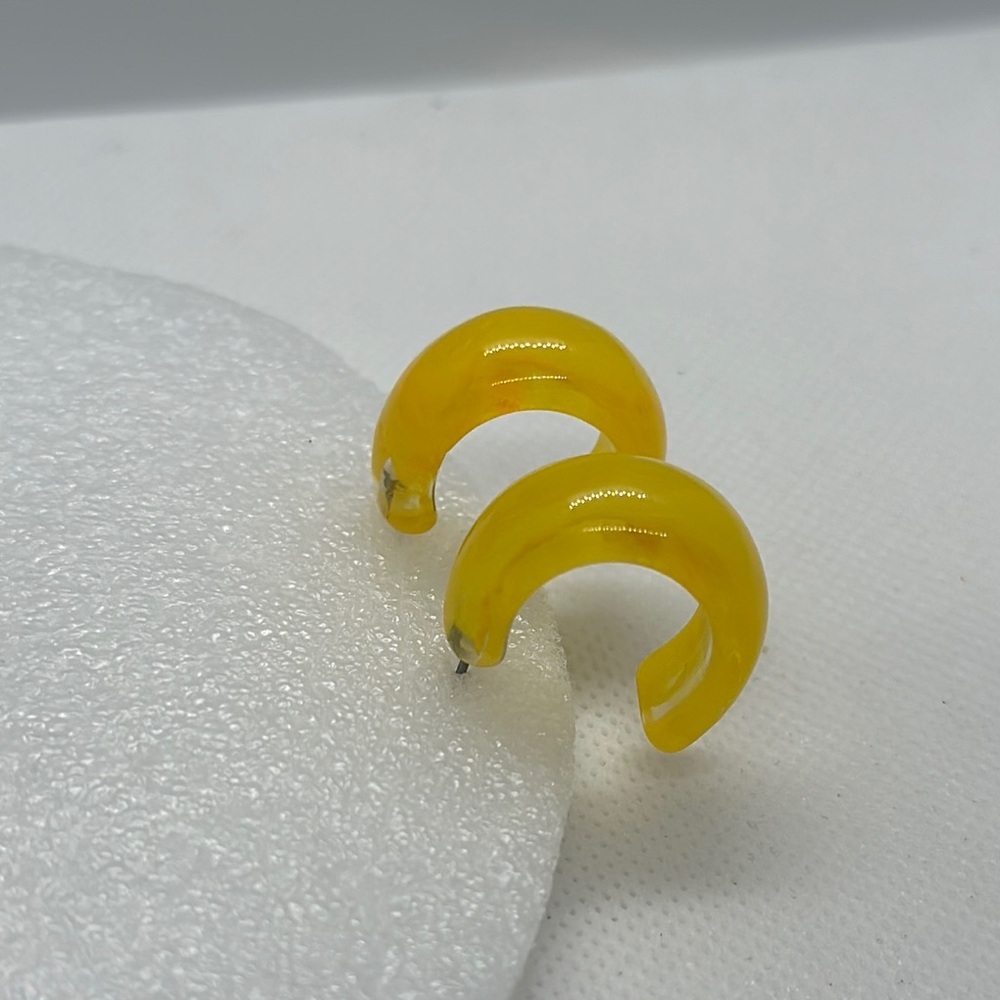 Retro Chic Translucent Yellow Hoop - Picture 8 of 15